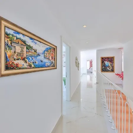 Rosy Dreamy Ultra Luxury