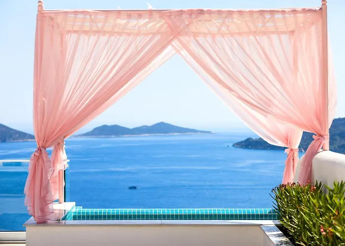 Rosy Dreamy Ultra Luxury