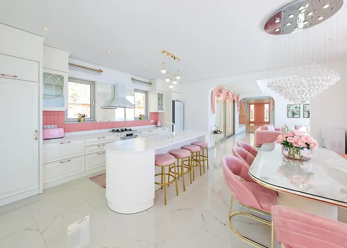 Rosy Dreamy Ultra Luxury Вилла *