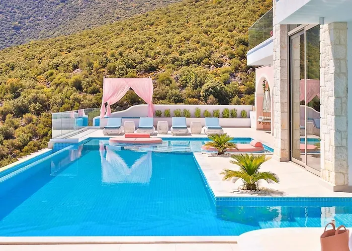 Rosy Dreamy Ultra Luxury