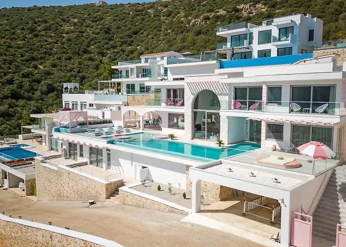 Rosy Dreamy Ultra Luxury